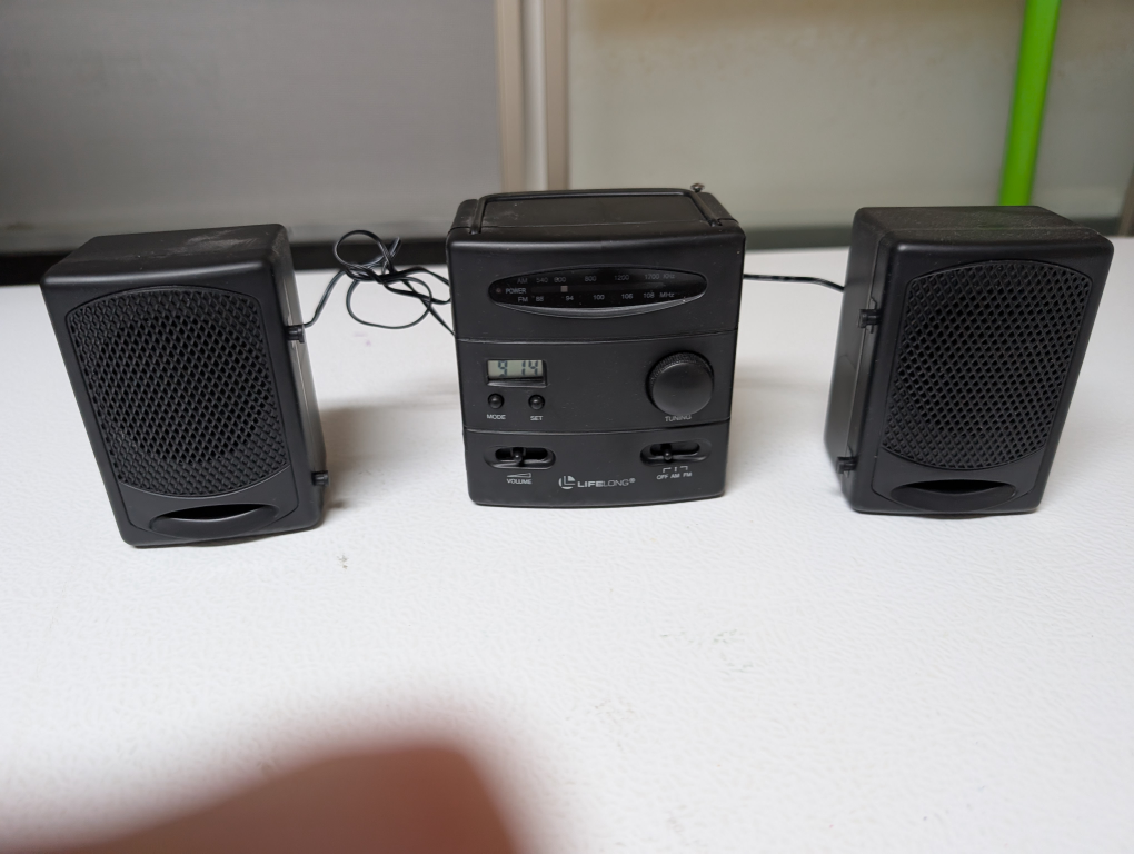 Lifelong Portable AM/FM Radio with Detachable Speakers - photo 2