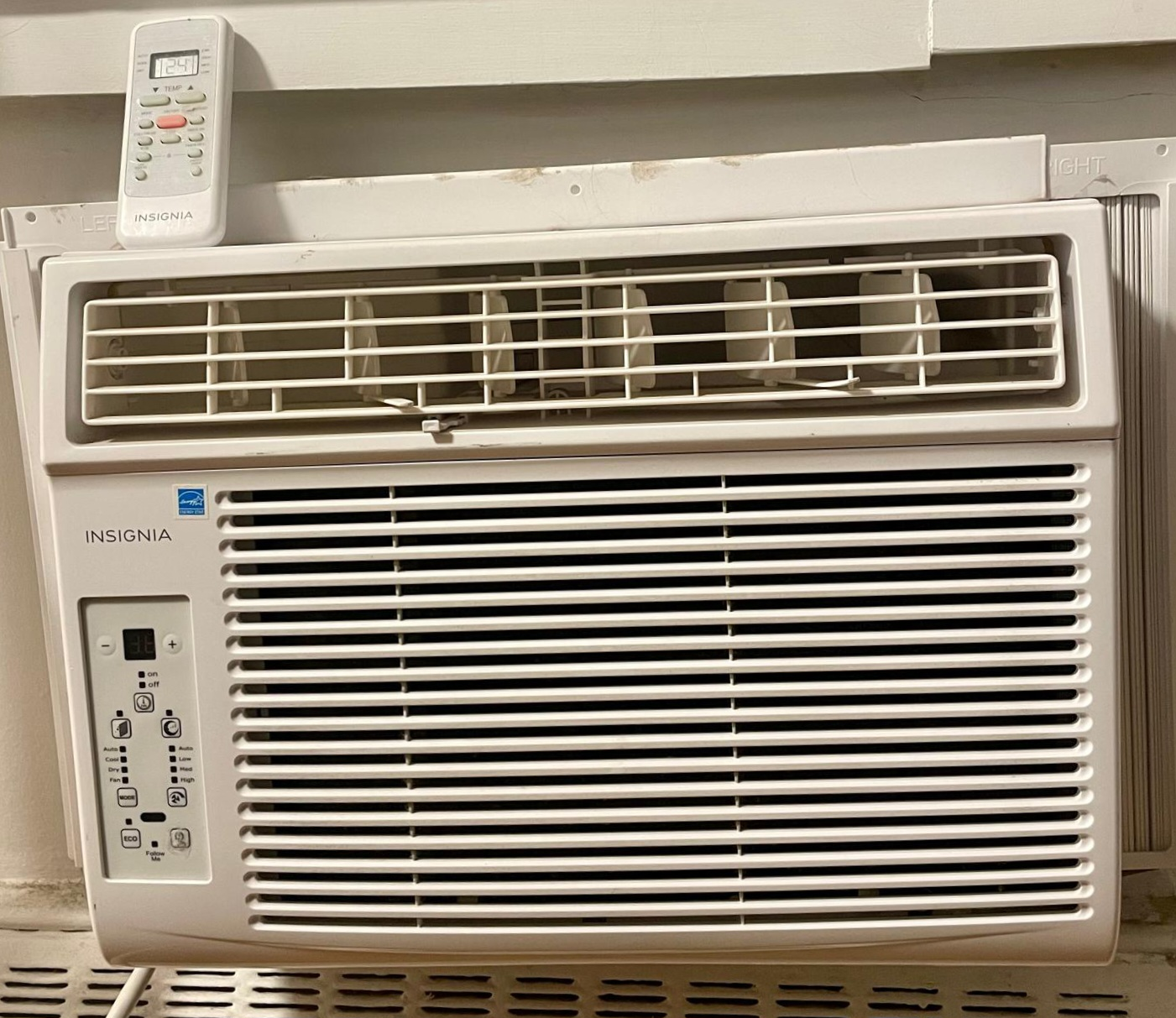 Window AC with Remote 12,000 BTU - photo 2
