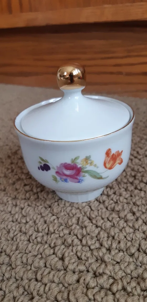 Vintage Porcelain Tea Set image indicator(4)