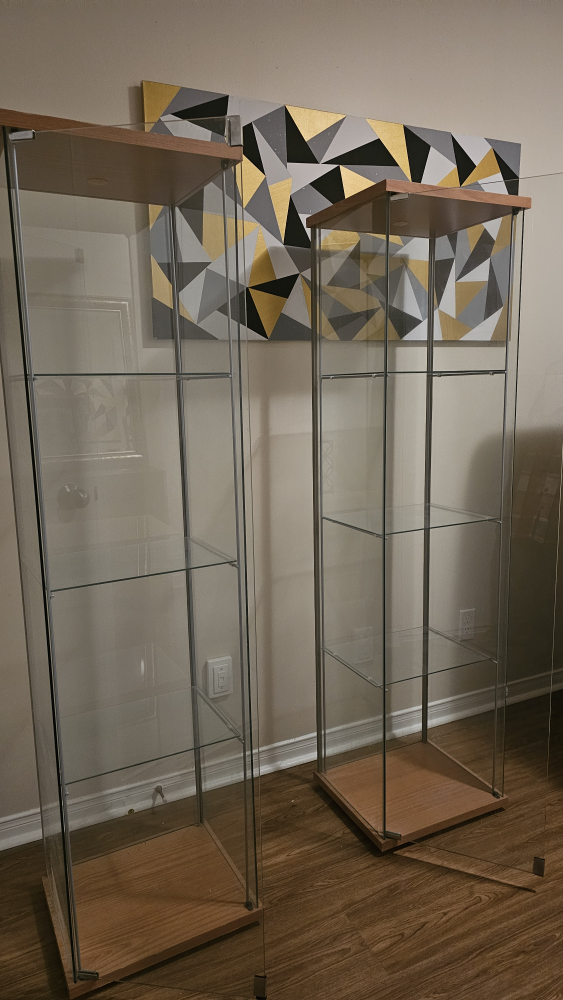 Pair of Glass Display Cabinets - photo 3