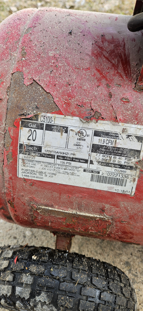 20 Gal. Air compressor 135 PSI. - photo 2