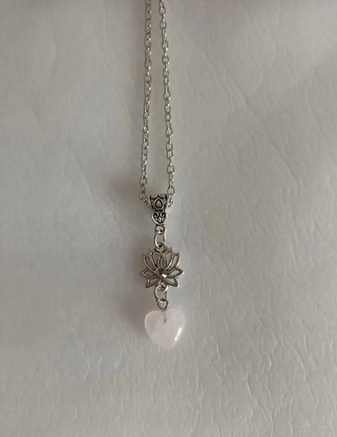 Delicate Rose Quartz & Lotus Flower Necklace image indicator(2)