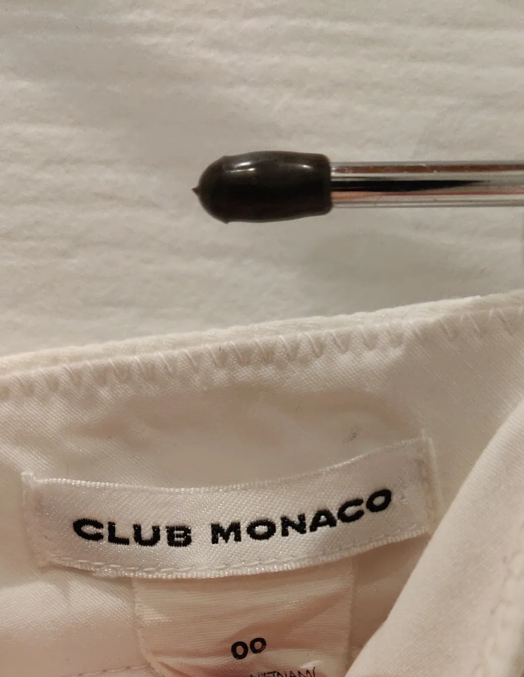 Club Monaco Scalloped Hem Shorts, Size 00 image indicator(4)