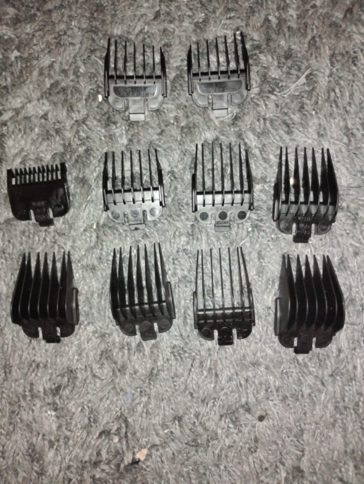 Wahl Hair Clipper Kit with multiple guards - photo 3
