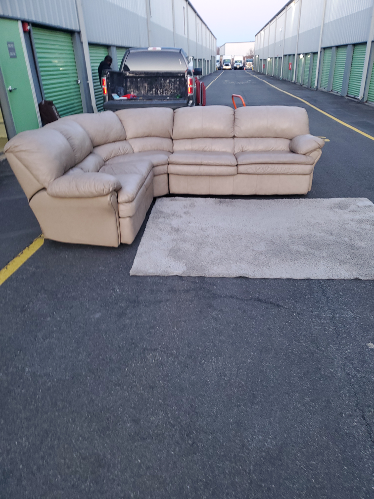 ASHLEY beige Leather Sectional w/pullout & recliners(DELIVERY) - photo 5