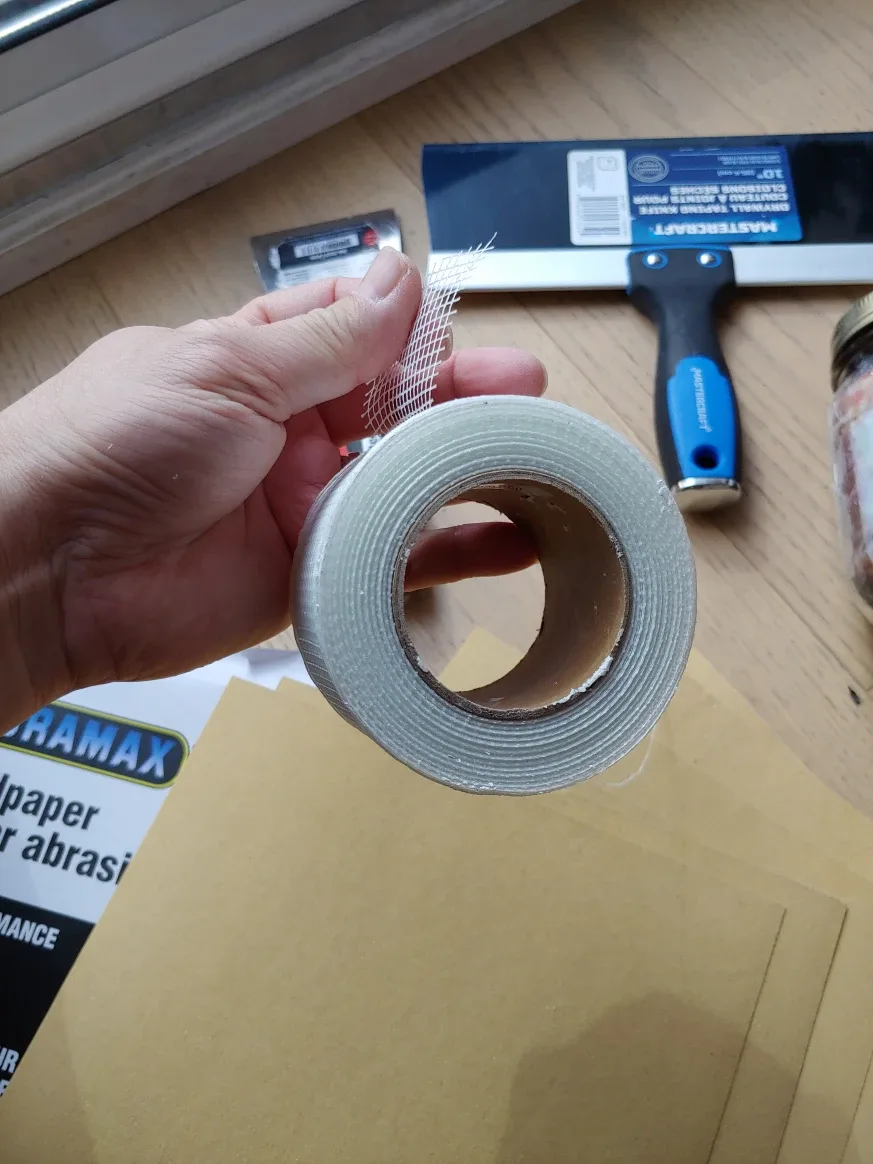 Drywall Repair Kit: Taping Knifes, Mesh, Screws, and Sandpaper image indicator(2)