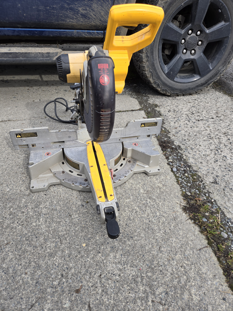 dewalt compound mitre saw 12" slide