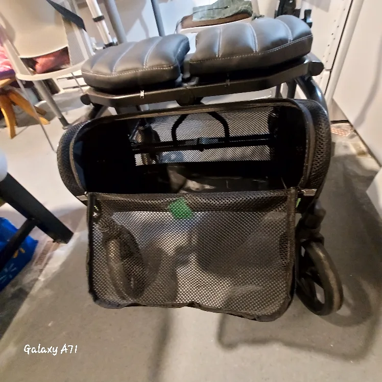 Walker-"Trillium Evolutionary-4 Wheeled Rollator Walker". image indicator(3)