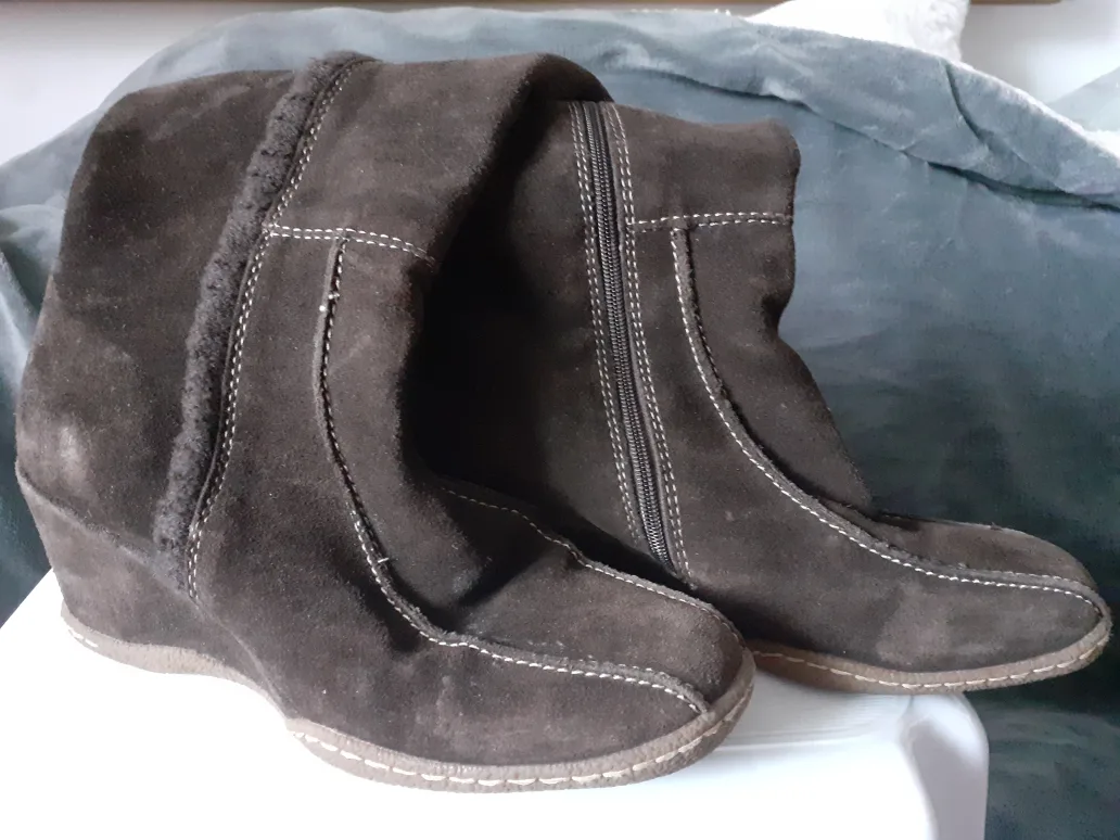 Brown Suede Knee-High Wedge Boots thumbnail