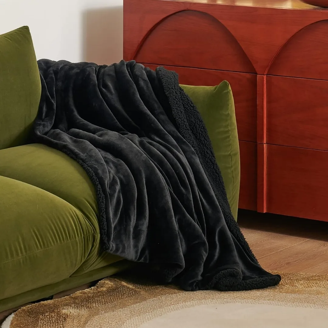 New Bedsure Sherpa Blanket - Twin 🧡 image indicator(2)