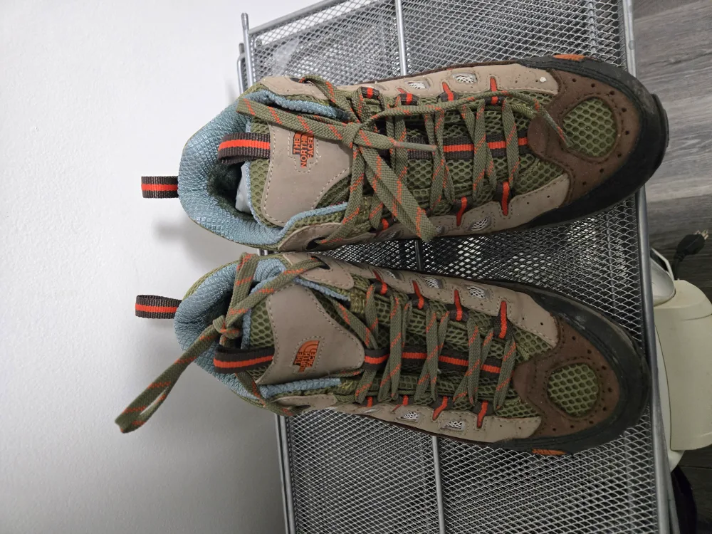 The North Face Hiking Shoes Size 7 image indicator(2)