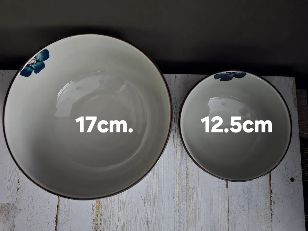 Set of Two Ceramic Bowls with Floral Design image indicator(2)