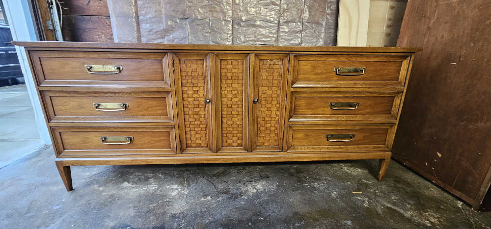 Vintage Mid-Century Modern Dresser - photo 2