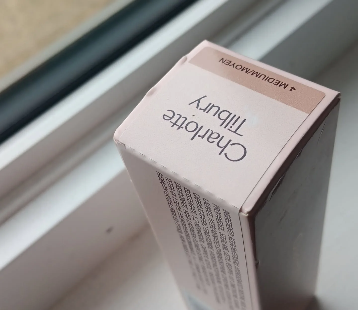 Charlotte Tilbury Hollywood Flawless Filter - Shade 4 Medium image indicator(4)