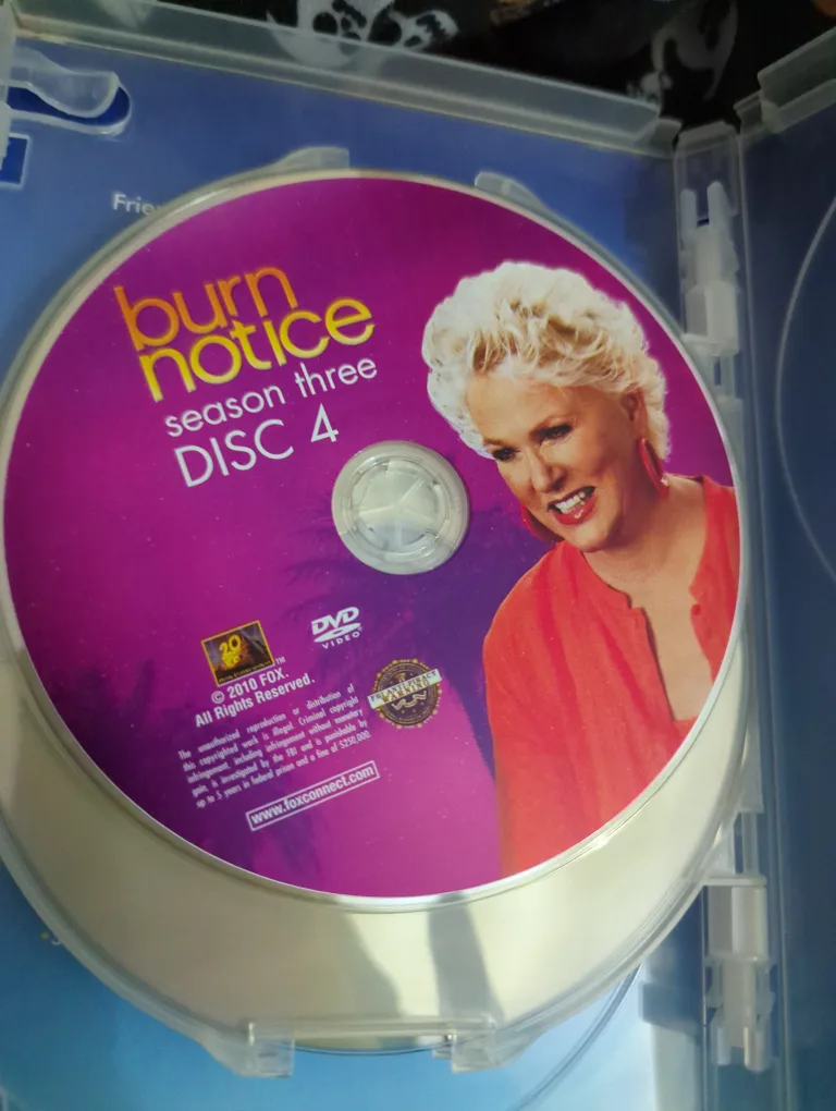 Burn Notice Season Three DVD image indicator(6)