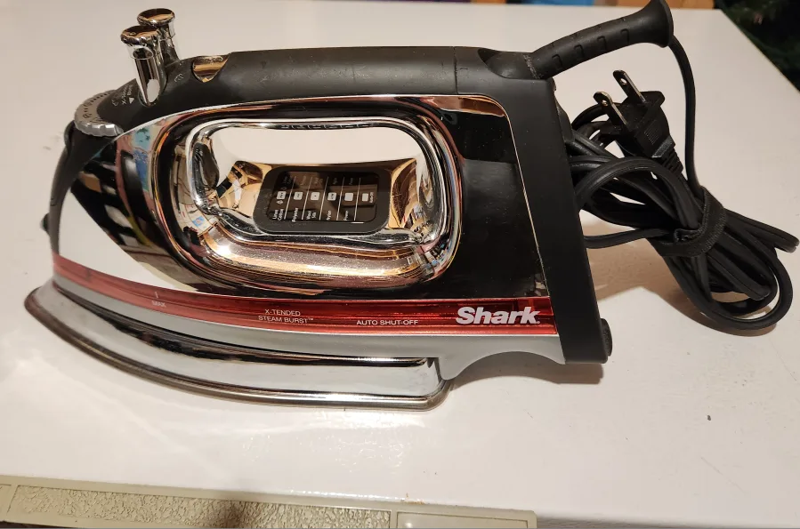 Shark Iron - Gently Used ❤️ image indicator(3)