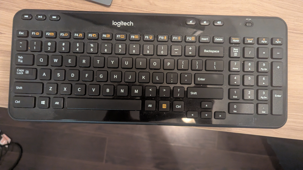 Logitech Keyboard 💚