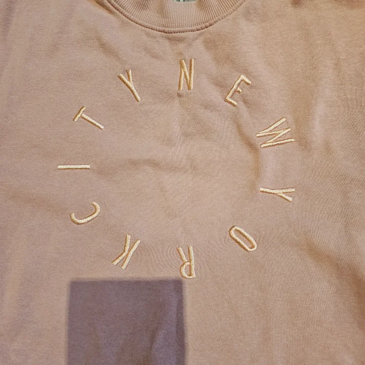 H&M Pink New York City Sweatshirt Size 10-12 image indicator(3)