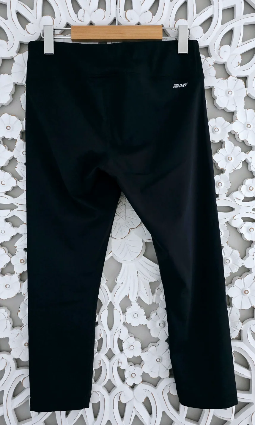 New with tag New Balance Women's Black Leggings image indicator(3)
