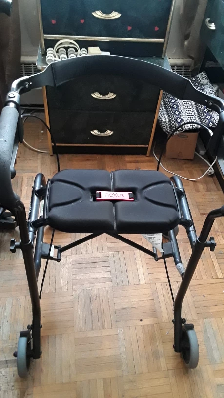 Nexus Rolling Walker with Seat