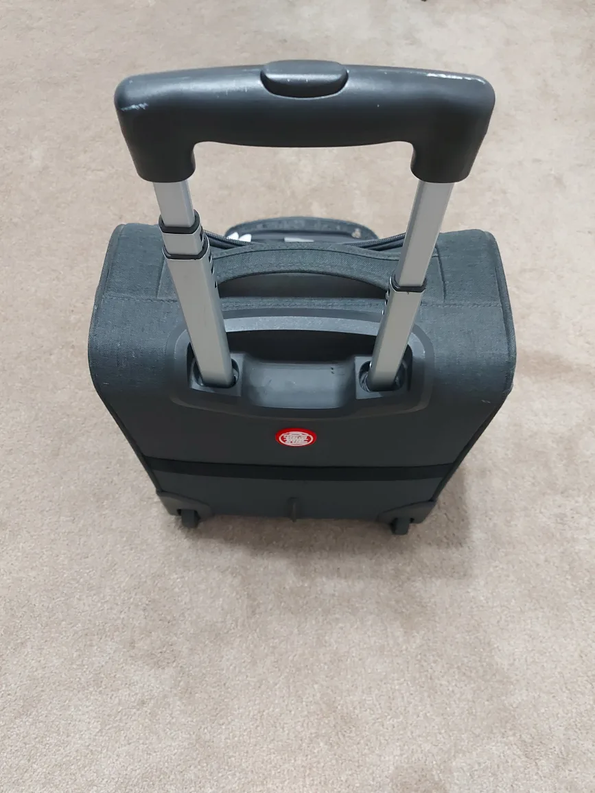 Air Canada Rolling Carry-On Suitcase image indicator(2)