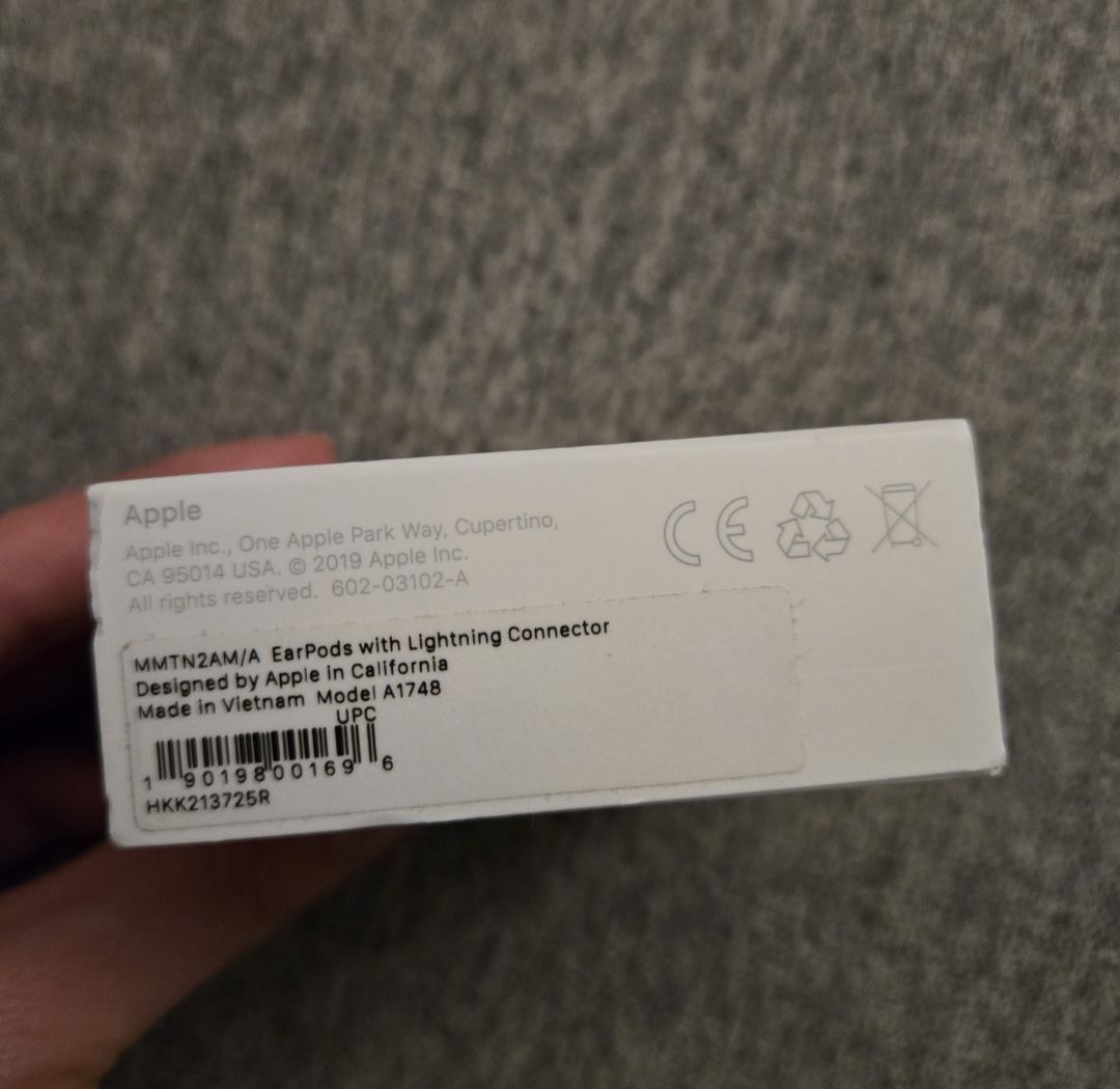 Apple EarPods Lightning Connector - photo 3