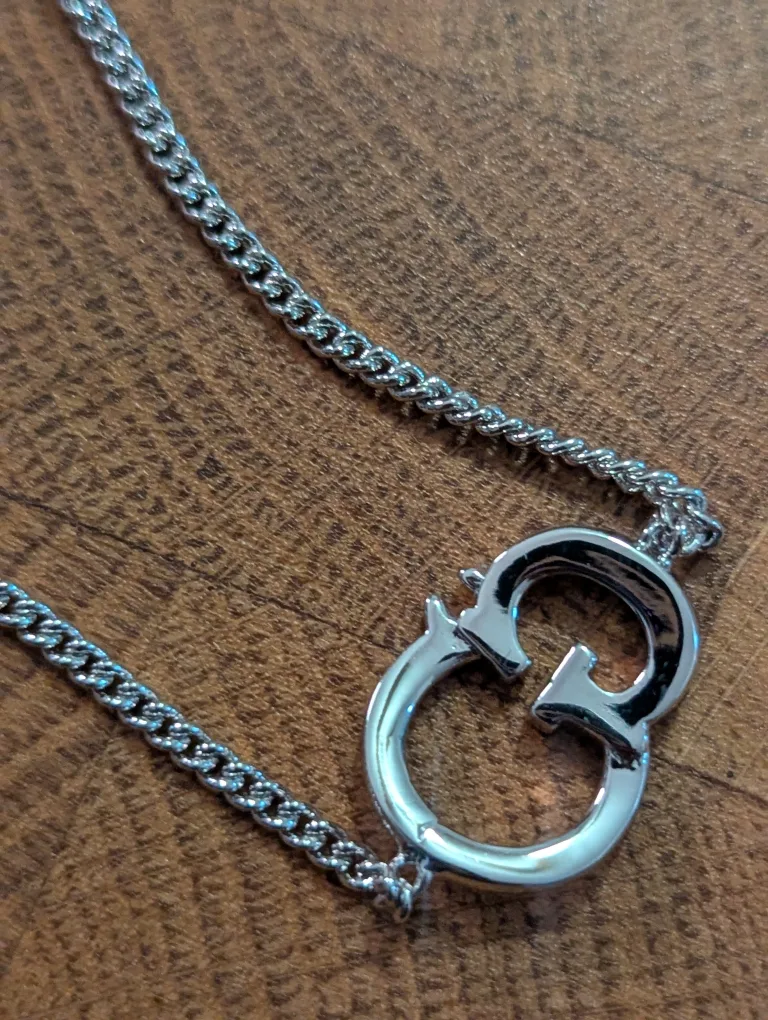 GUESS Silver Tone Necklace with Rhinestone Pendant image indicator(8)