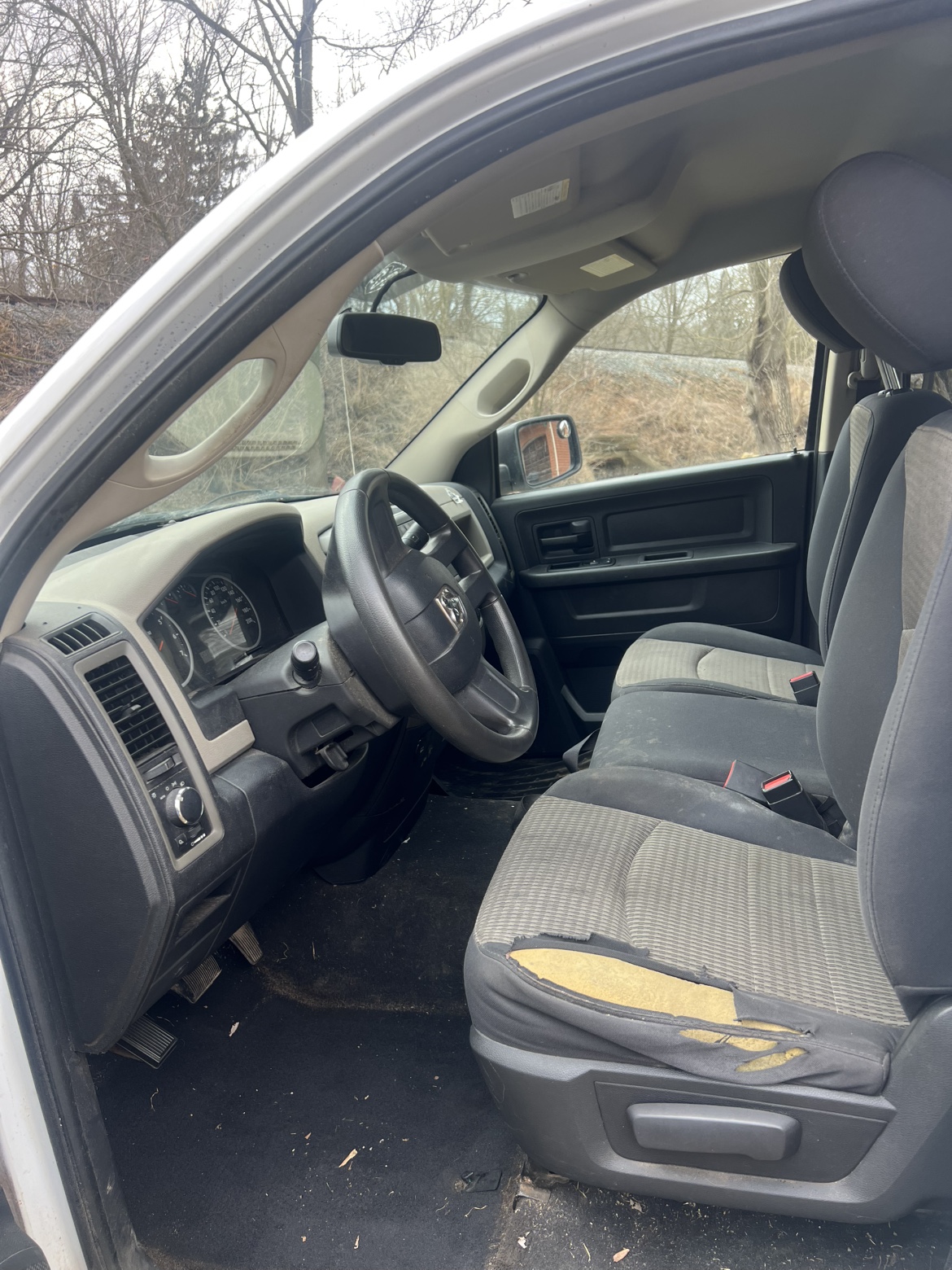 2011 Ram 1500 4x4 Quad Cab Truck - photo 3
