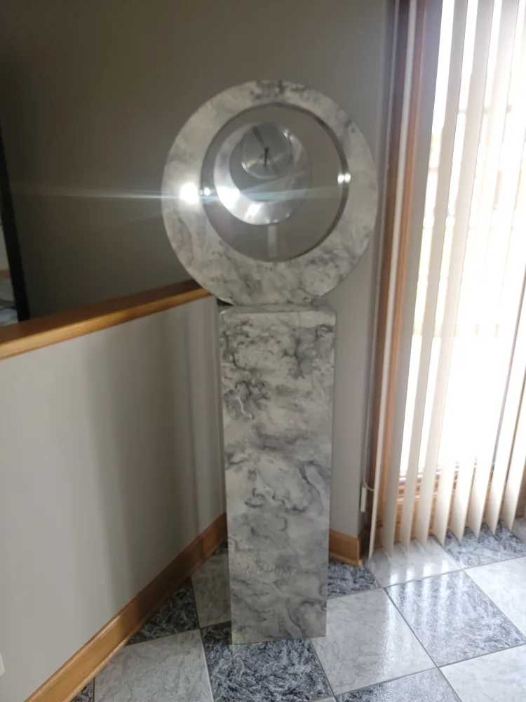 Floor clock 90s with veneer top thumbnail