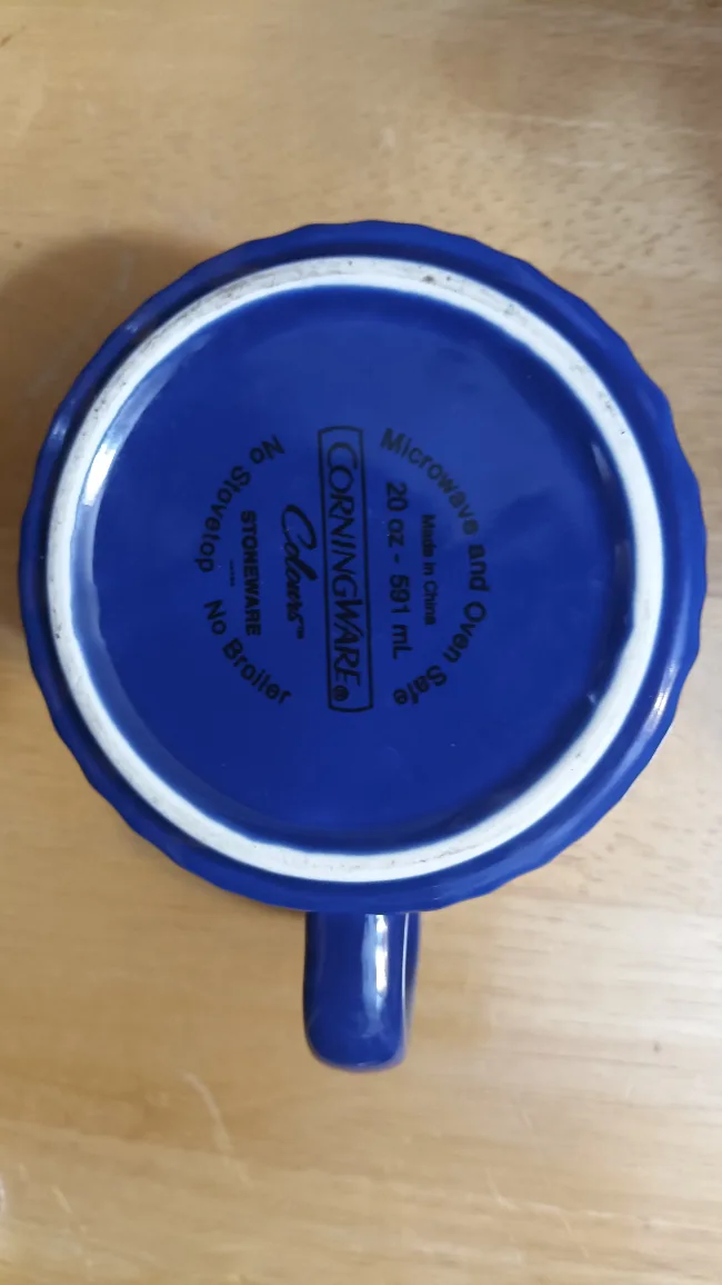 Corningware 20 oz Stoneware Mug with Lid image indicator(2)
