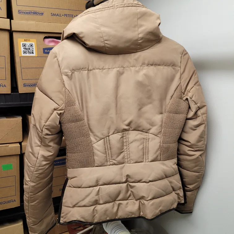 FREE Zara Basic Puffer Jacket - Size XS image indicator(7)