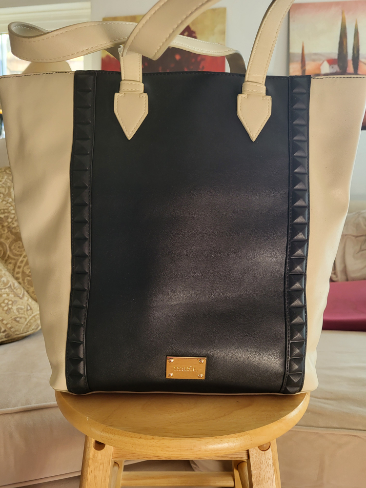 Gorgeous Two-Tone Faux Leather Purse