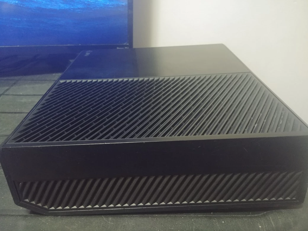 500gb Xbox one with all cords - photo 2
