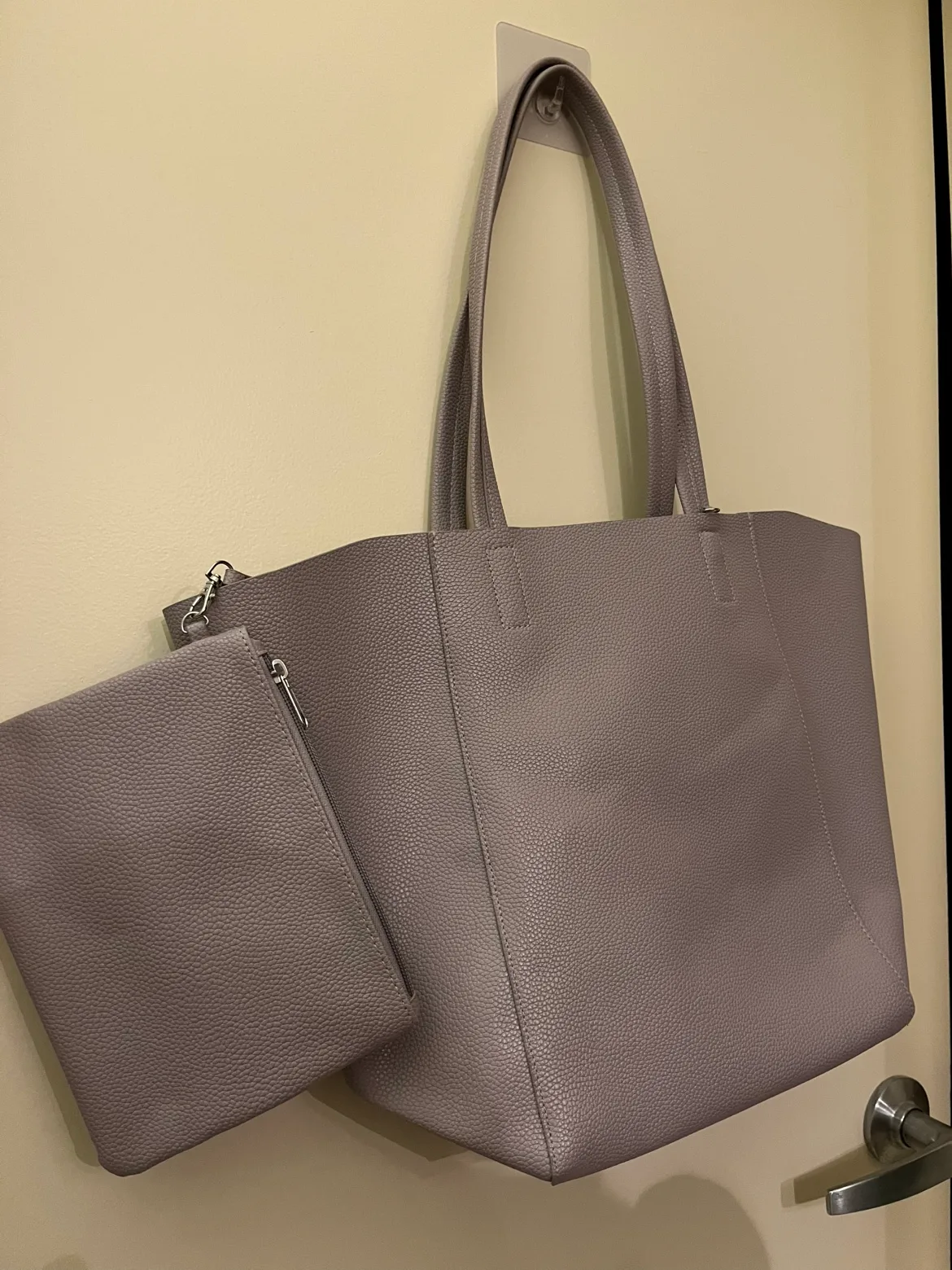 Faux leather tote bag image indicator(3)