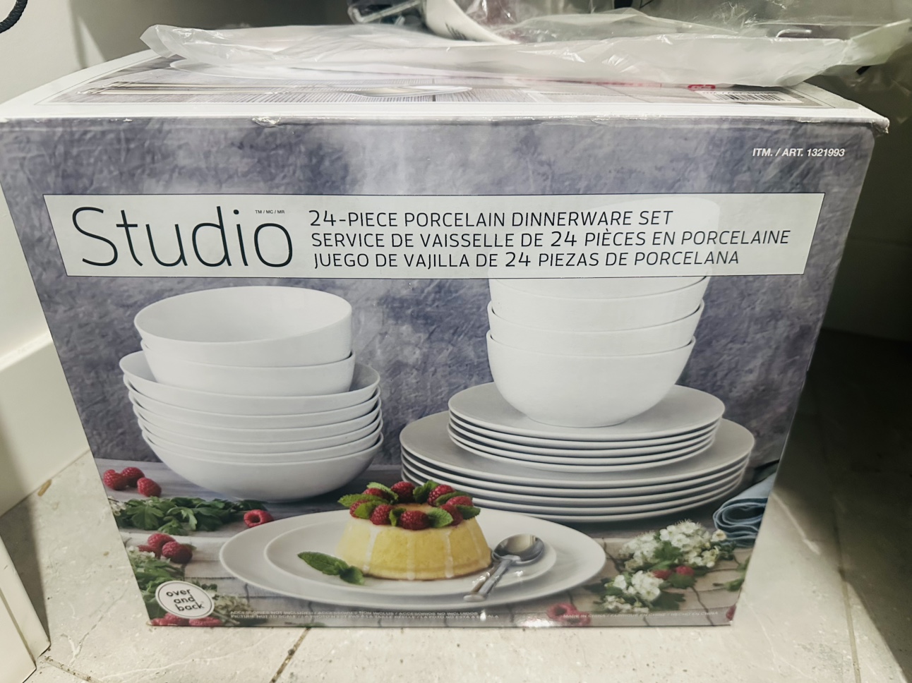 Studio 24-Piece Porcelain Dinnerware Set