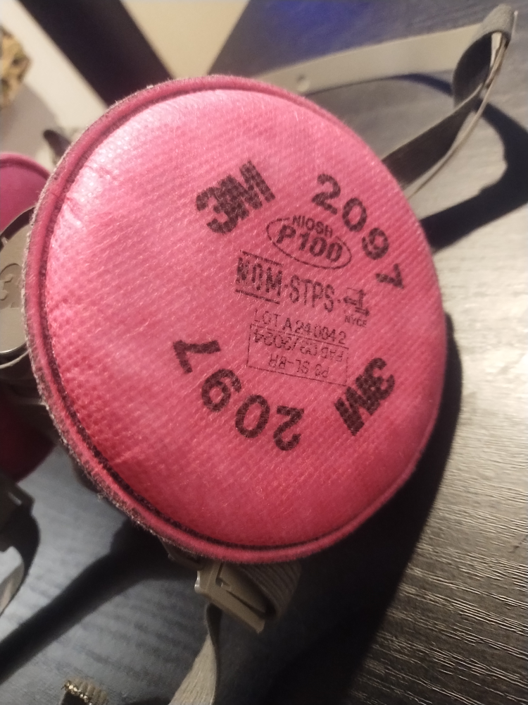 3M 6000 Series Respirator with 2097 Filters - photo 2
