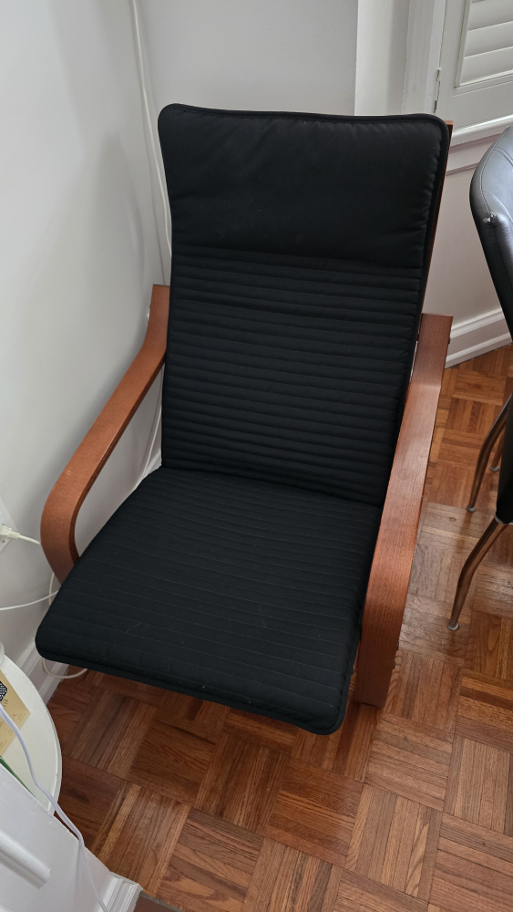 IKEA POANG Brown frame, Black cushion