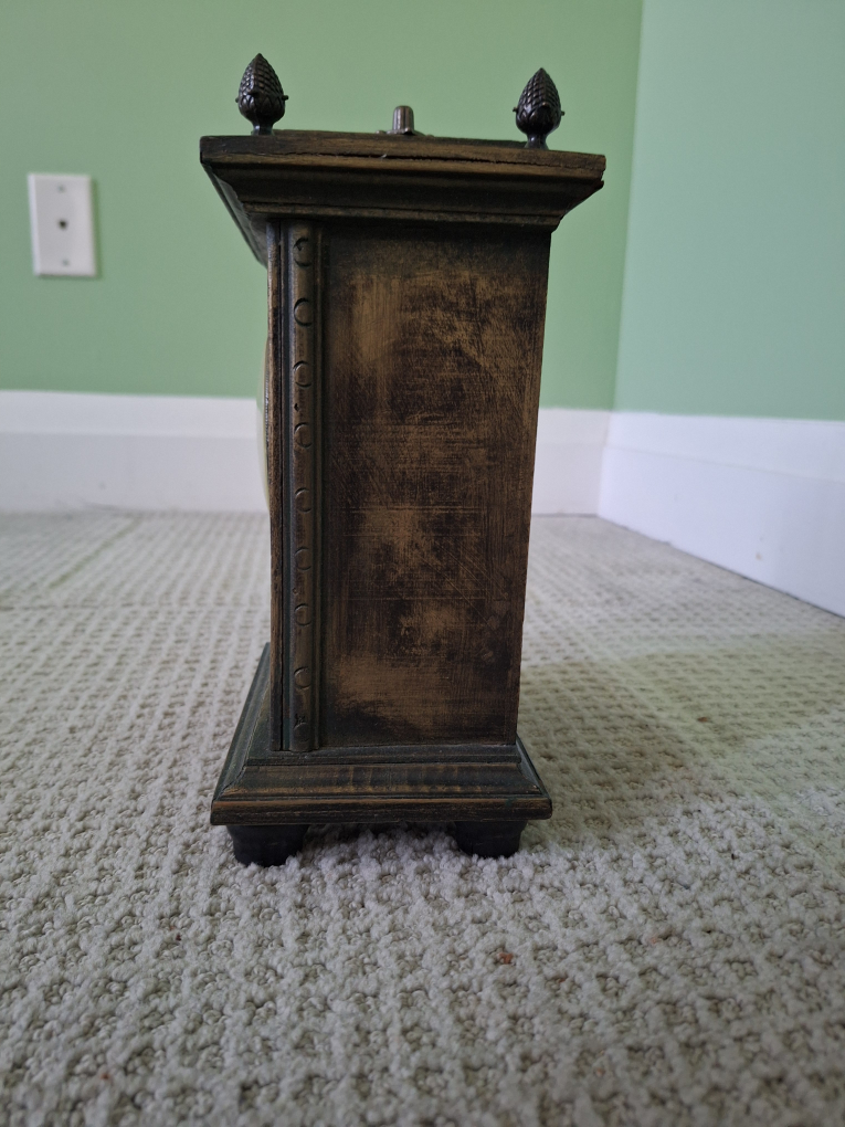 Antique-Style Mantel Clock - photo 2