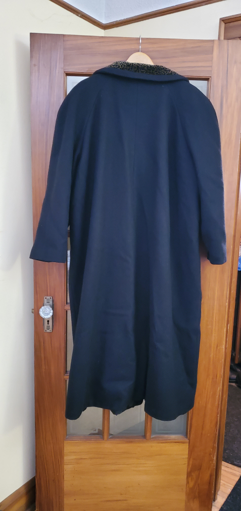 Women's 3X Long Black Coat with Leopard Print Collar - photo 3