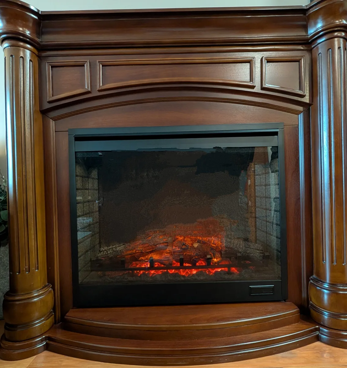 Dimplex Belvedere Walnut Mantel Fireplace image indicator(3)