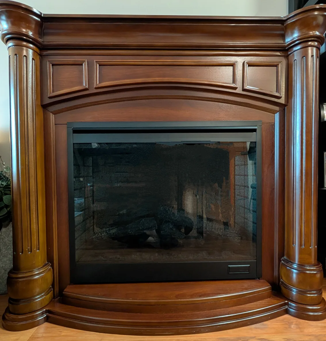Dimplex Belvedere Walnut Mantel Fireplace image indicator(4)
