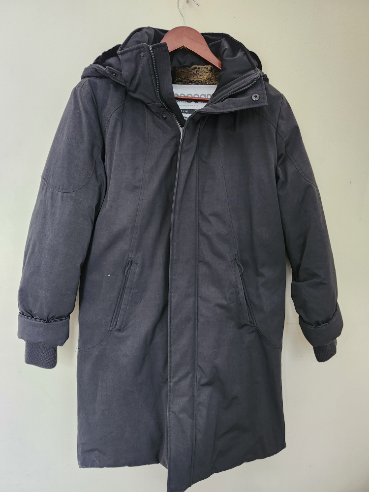 Extremely warm Toboggan Women's Size M Black Long Down Parka