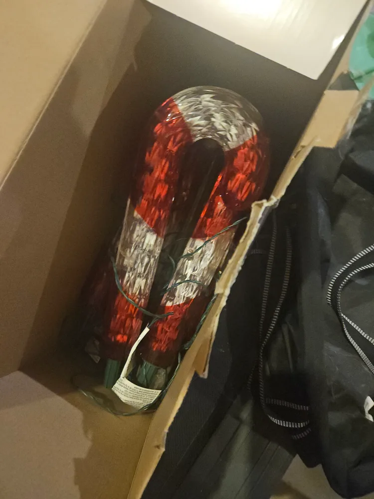 6 LED Candy Cane Lawn Stakes - Outdoor Christmas Decor image indicator(2)