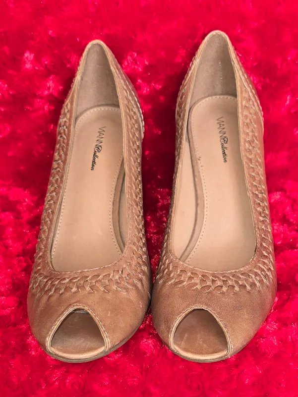 VIANNI Collection Brown Leather Peep Toe Wedges thumbnail