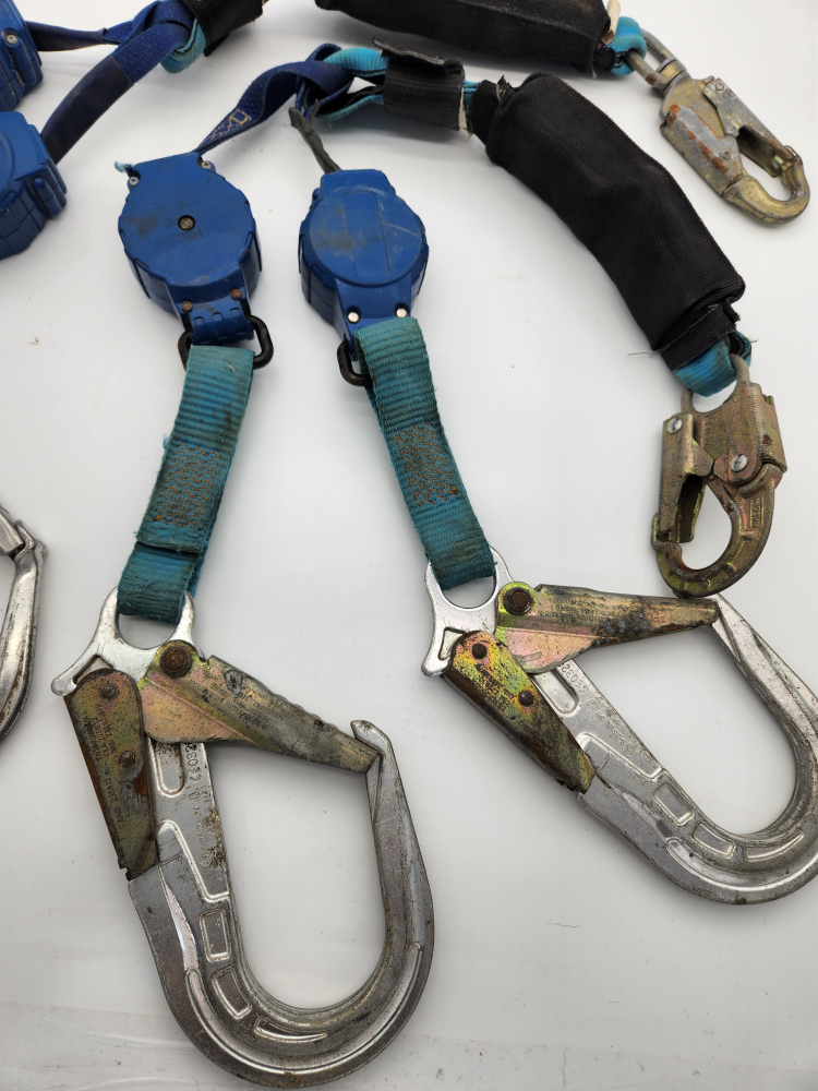 Tractel Self Retracting Lanyard 2 Clips. Only 1 remaining! - photo 2