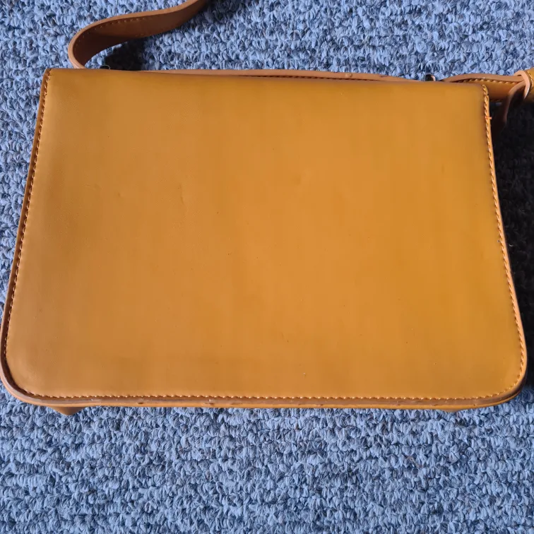 Orange Crossbody Bag Forever 21 image indicator(3)
