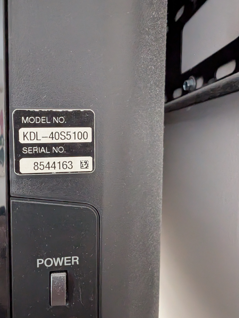 Sony Bravia 40" LCD TV and Wall Mount - photo 4