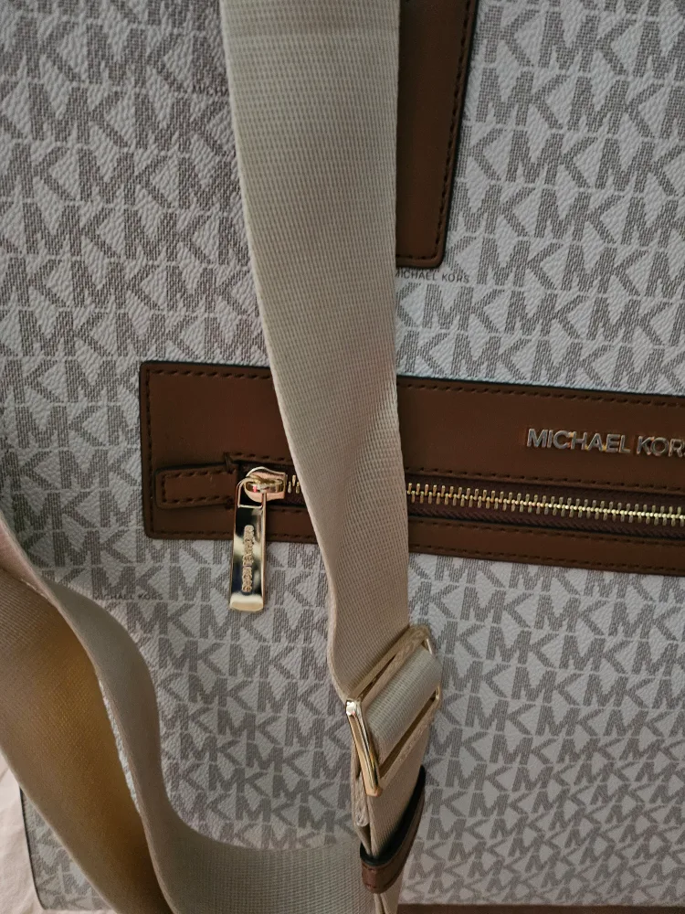 Michael Kors Jet Set Item Tote Bag image indicator(2)