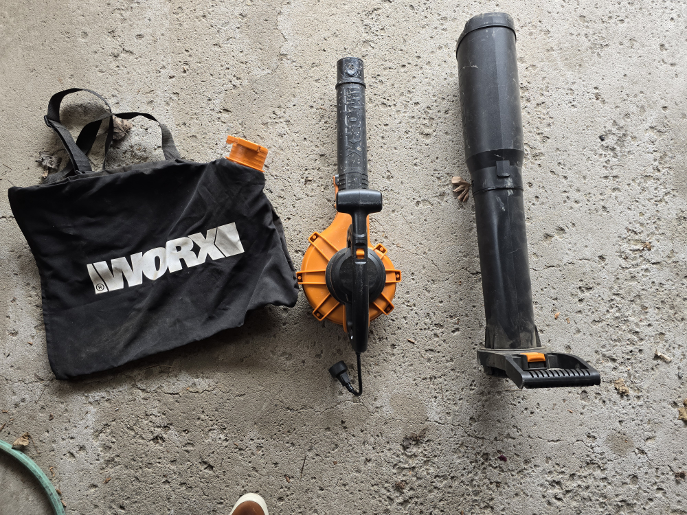 WORX WG521 120V Corded Leaf Blower with Collection Bag - photo 2