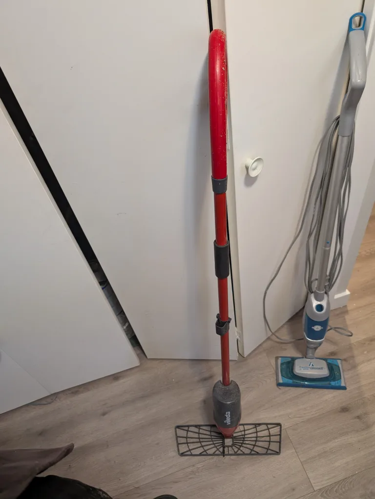 💚 #free Steamer and Spray Mop #freecycle image indicator(3)